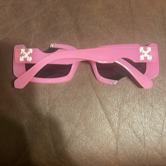 COPY - Off-white cady cut sunglasses Pink!!! - Picture 4 of 4